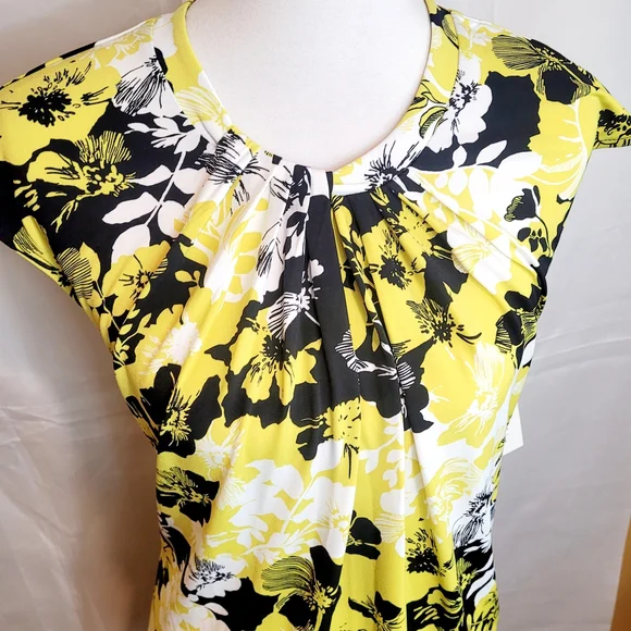 Liz Claiborne Floral Blouse - Picture 2 of 7